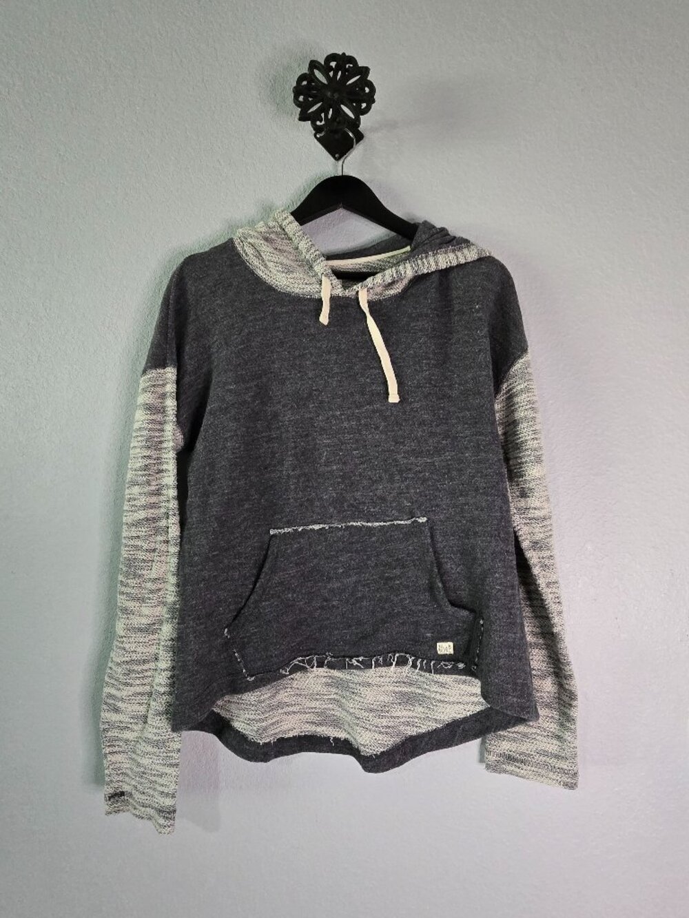 Billabong Gray Mixed Knit Raw Hem Pullover Hoodie Size Medium